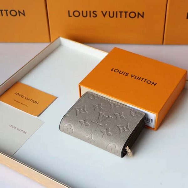 Louis Vuitton LV Unisex Cléa Wallet Tourterelle Beige Embossed Supple Grained Cowhide Leather For Sale