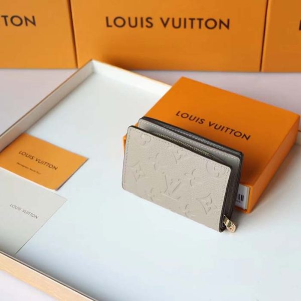 Louis Vuitton LV Unisex Cléa Wallet Tourterelle Beige Embossed Supple Grained Cowhide Leather For Sale