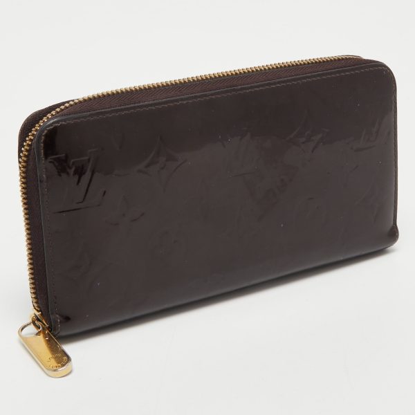 LOUIS VUITTON Amarante Monogram Vernis Zippy Wallet For Sale